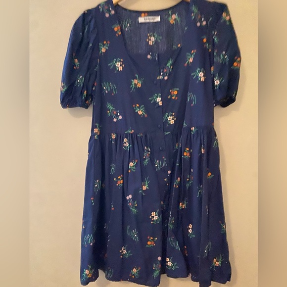 Adorable navy/floral cotton dress with puff sleeves - Picture 4 of 8